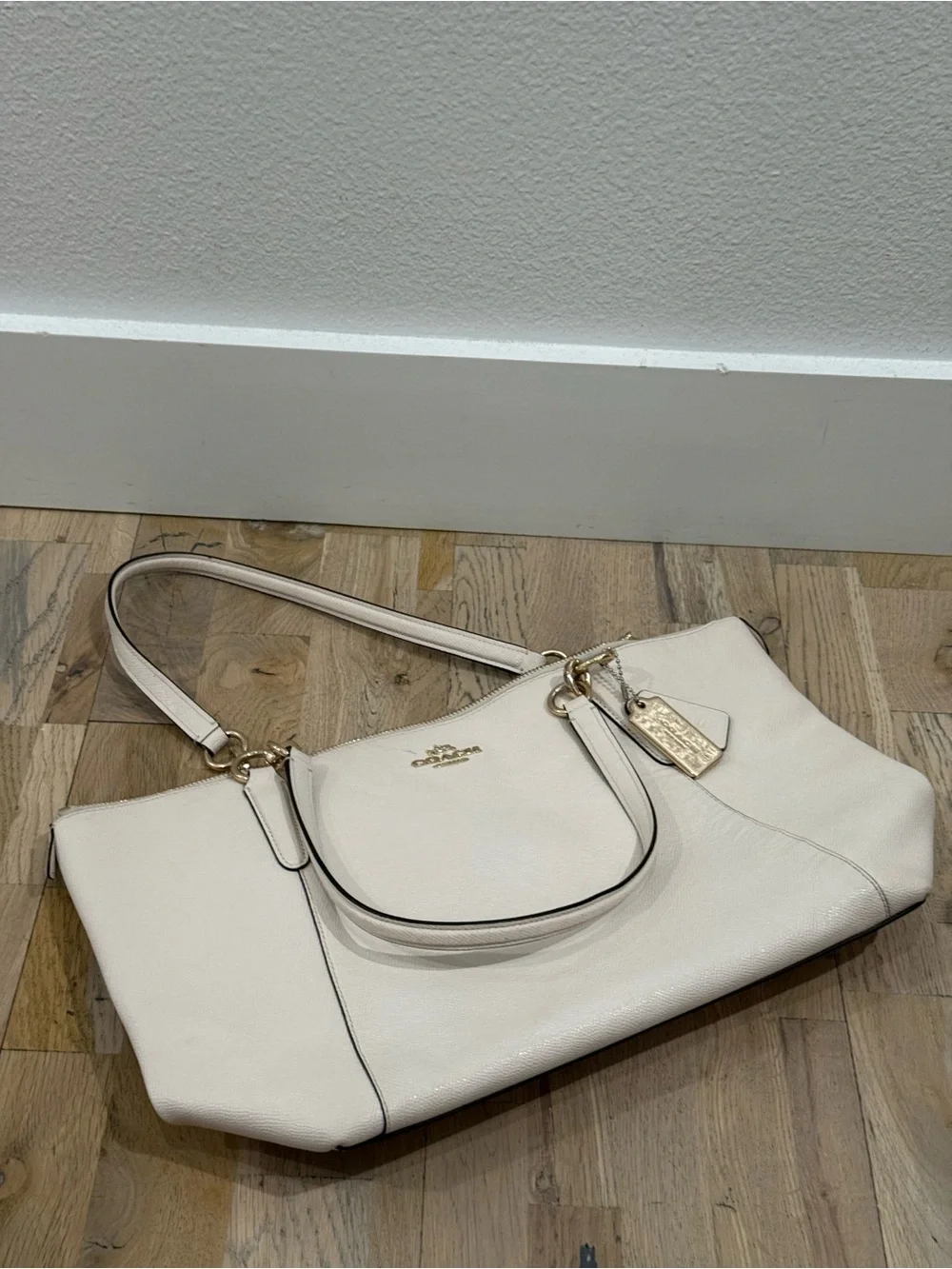 Coach White/Cream Leather Tote with Gold Tag